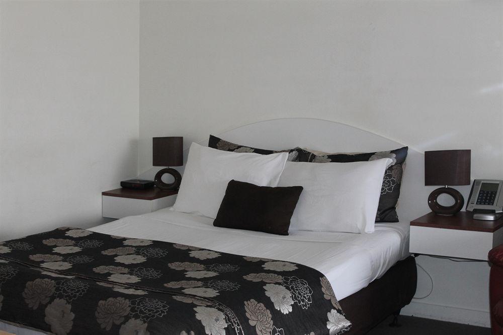 Auckland Airport Pacific Inn Екстер'єр фото